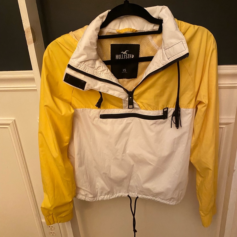 Hollister xs pullover jacket - good condition